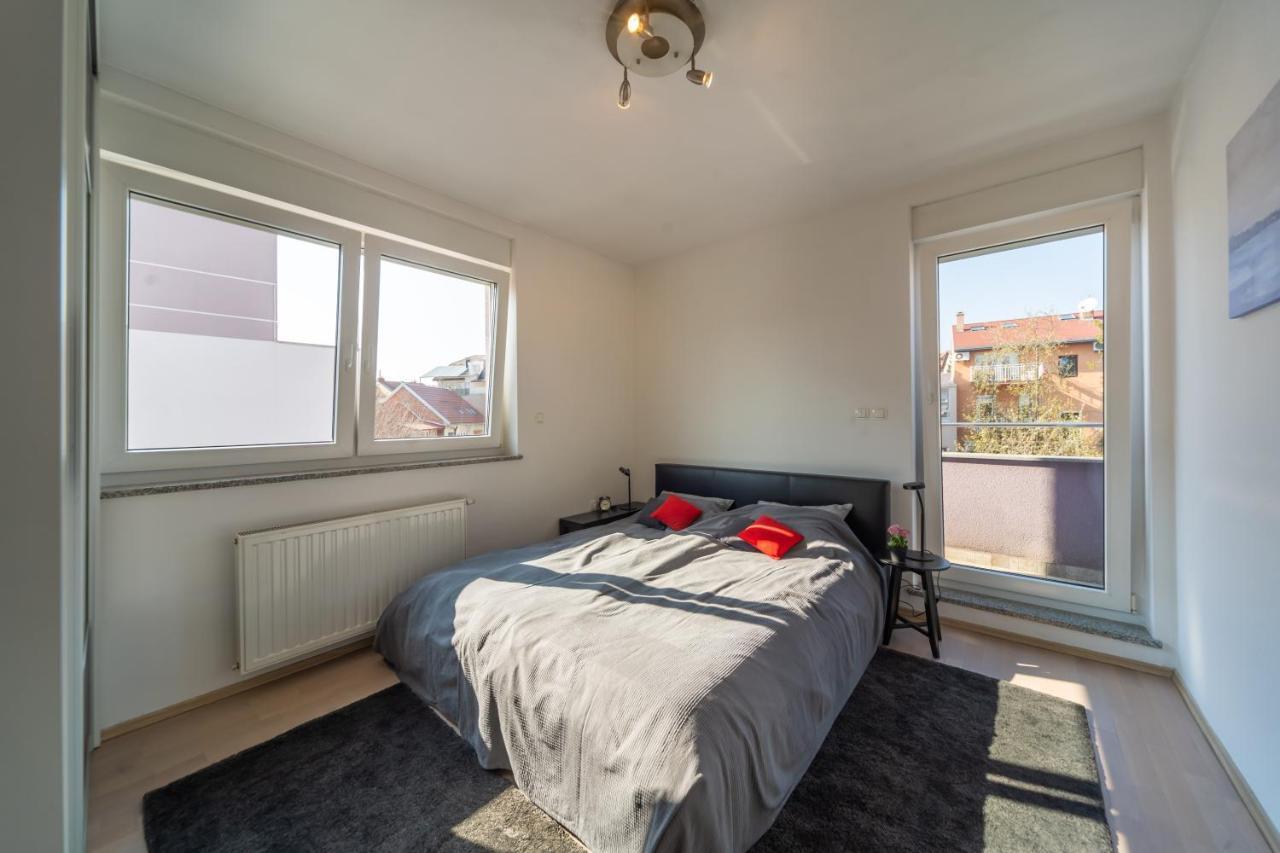 Super Petrova Apartment Загреб Екстериор снимка