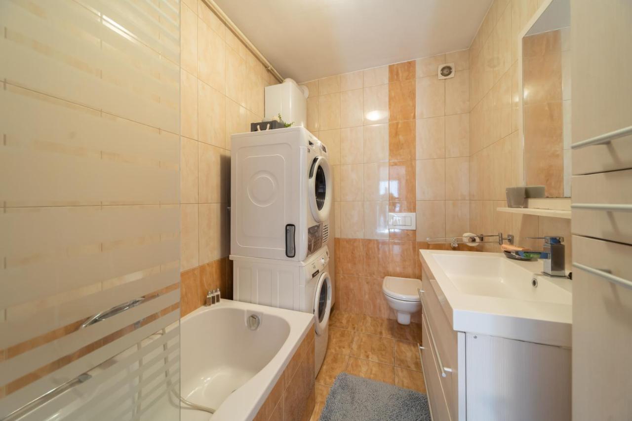Super Petrova Apartment Загреб Екстериор снимка