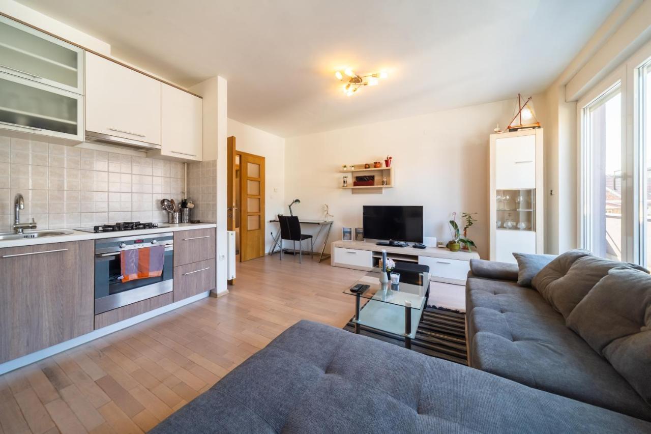 Super Petrova Apartment Загреб Екстериор снимка