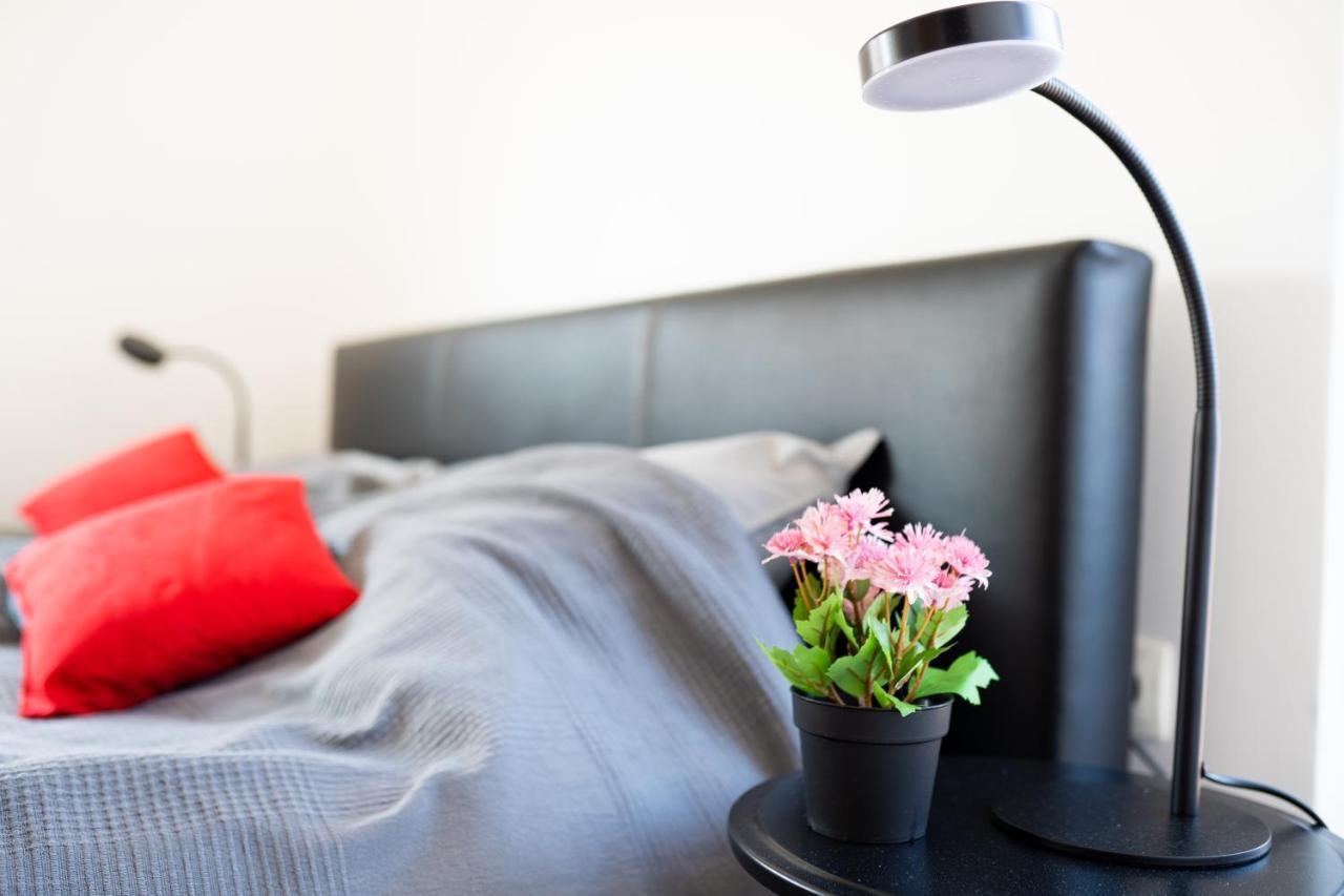Super Petrova Apartment Загреб Екстериор снимка